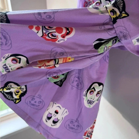TikTok Viral Halloween Pajama Two-Piece Short Set - size M - Picture 3 of 9